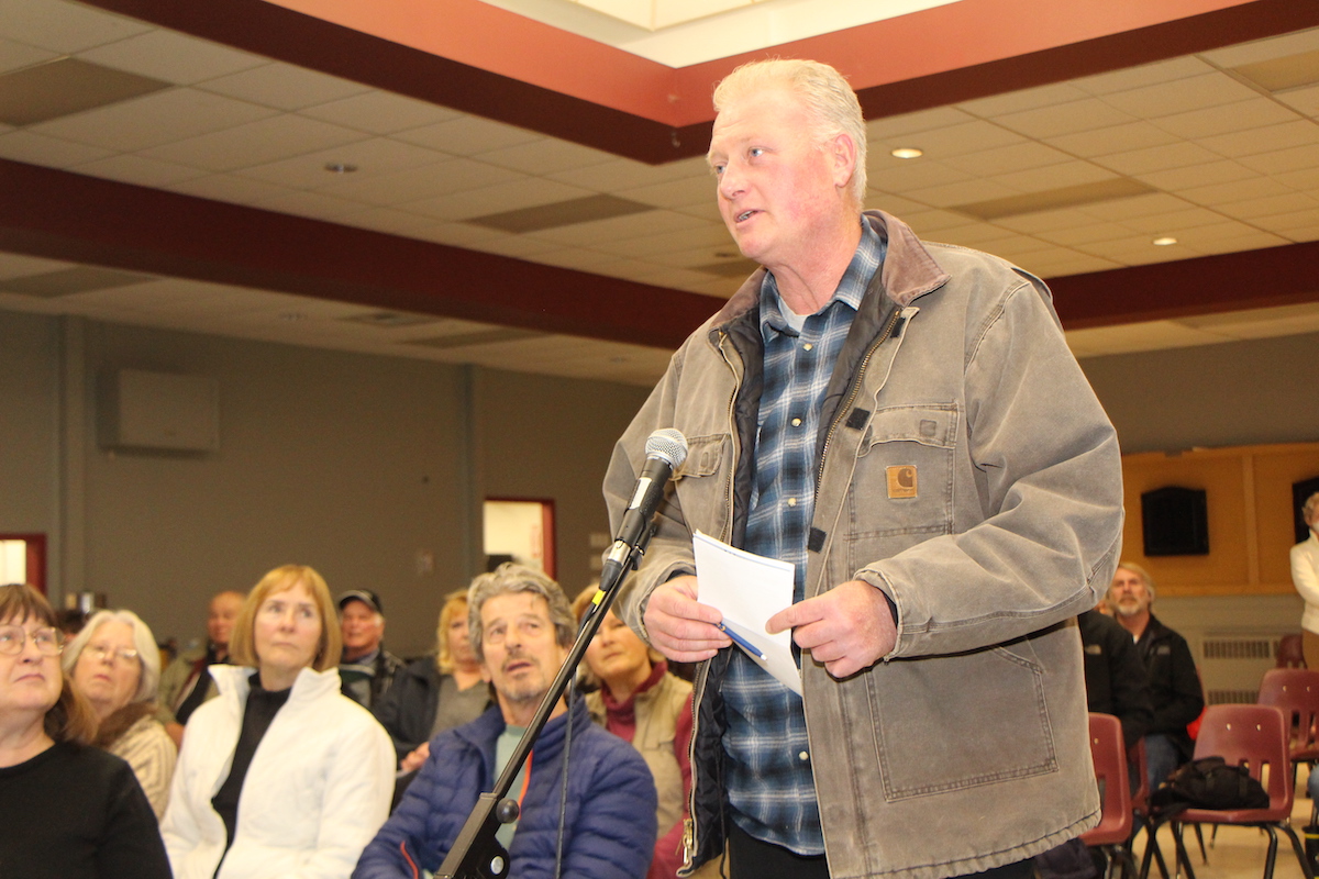 Pefferlaw residents rally to fight aerodrome » Post